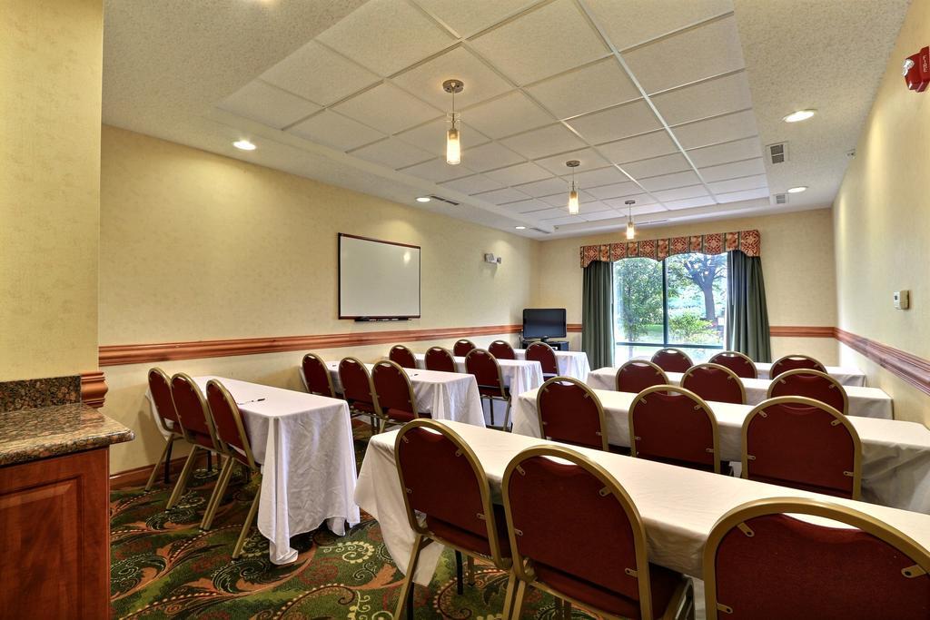 Comfort Suites Canton - Detroit Dış mekan fotoğraf