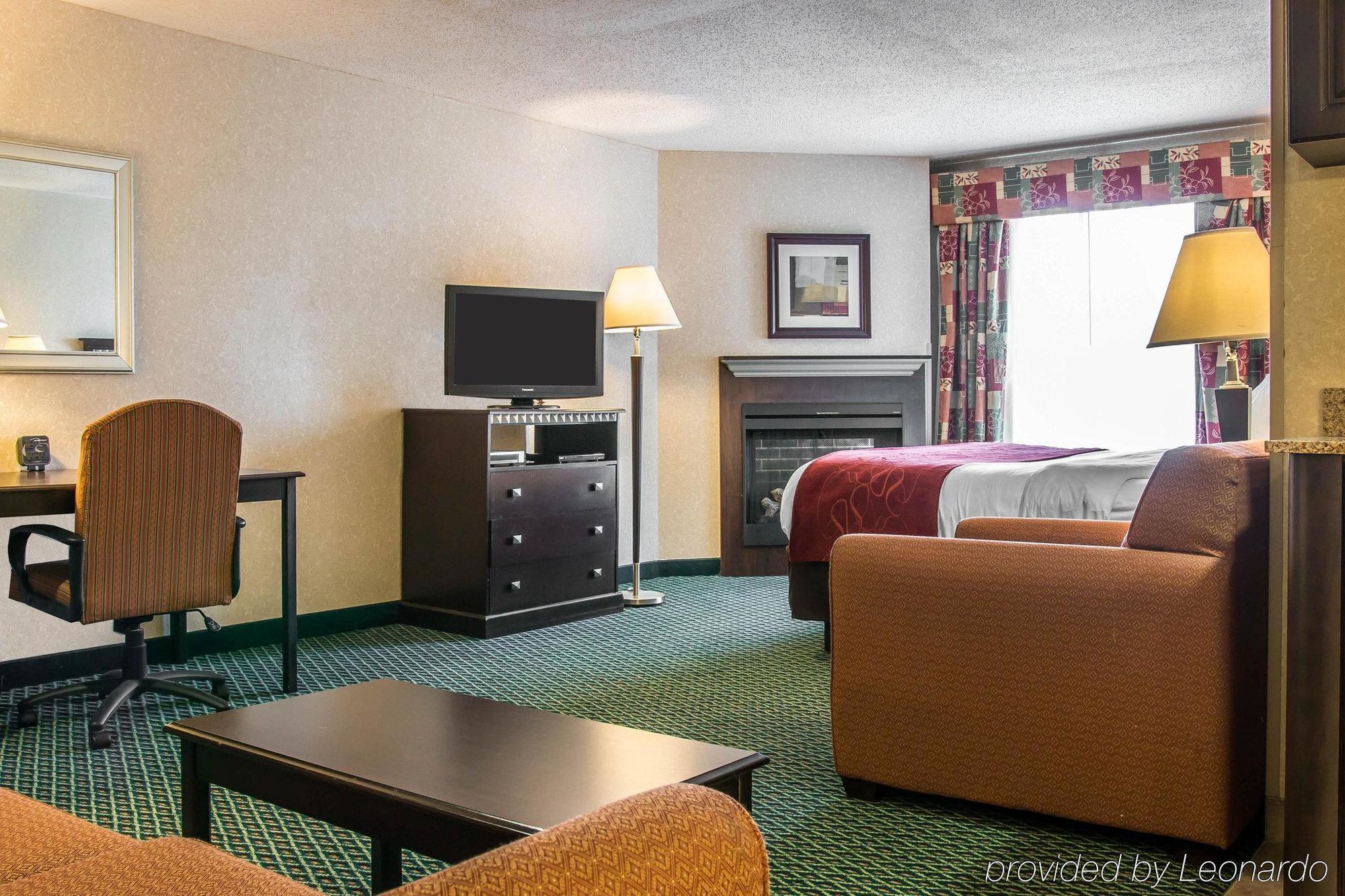 Comfort Suites Canton - Detroit Dış mekan fotoğraf