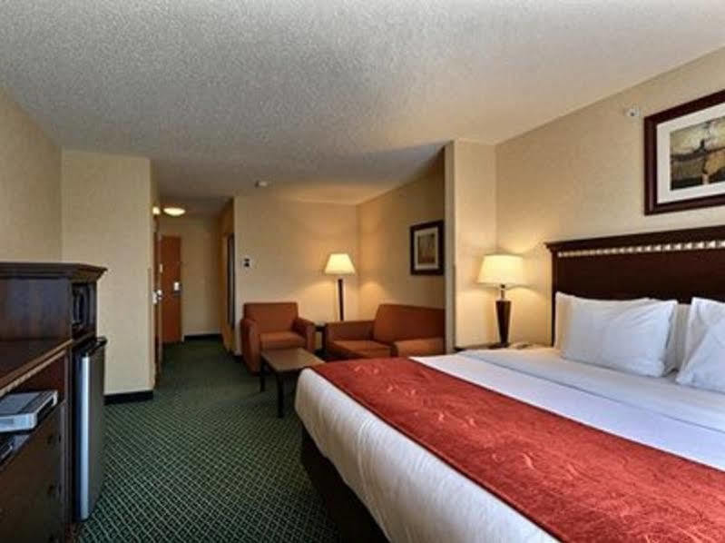 Comfort Suites Canton - Detroit Dış mekan fotoğraf