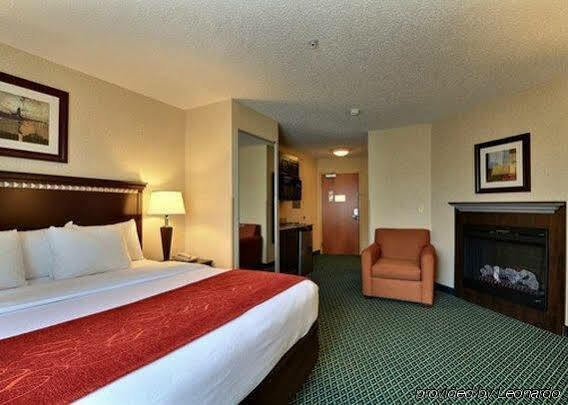 Comfort Suites Canton - Detroit Dış mekan fotoğraf